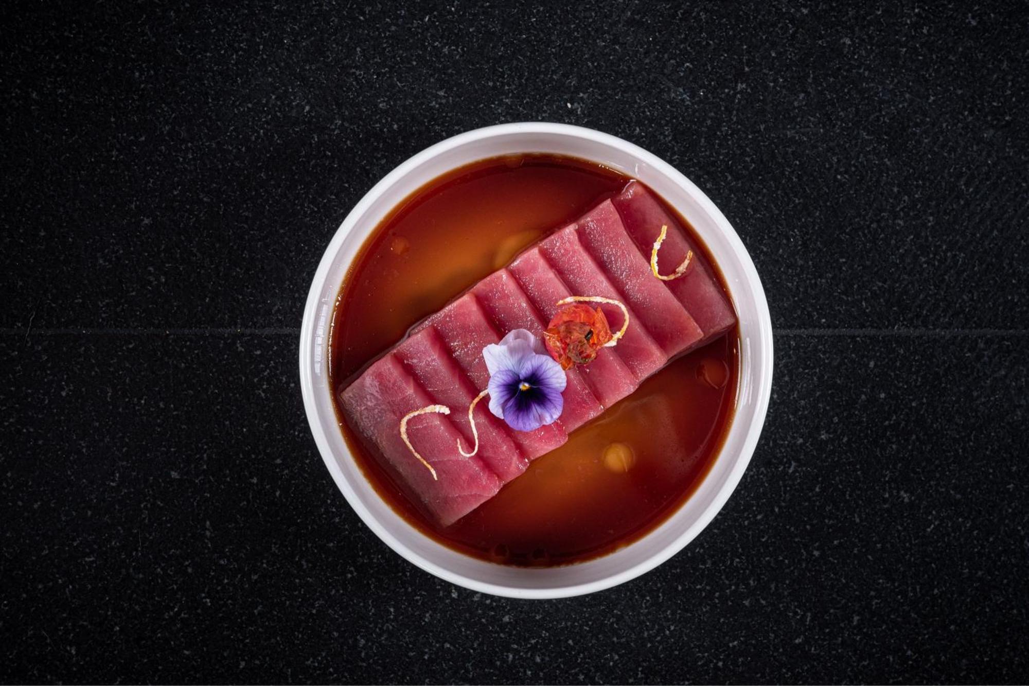 מלון The St. Regis Astana מראה חיצוני תמונה A bowl of tea
