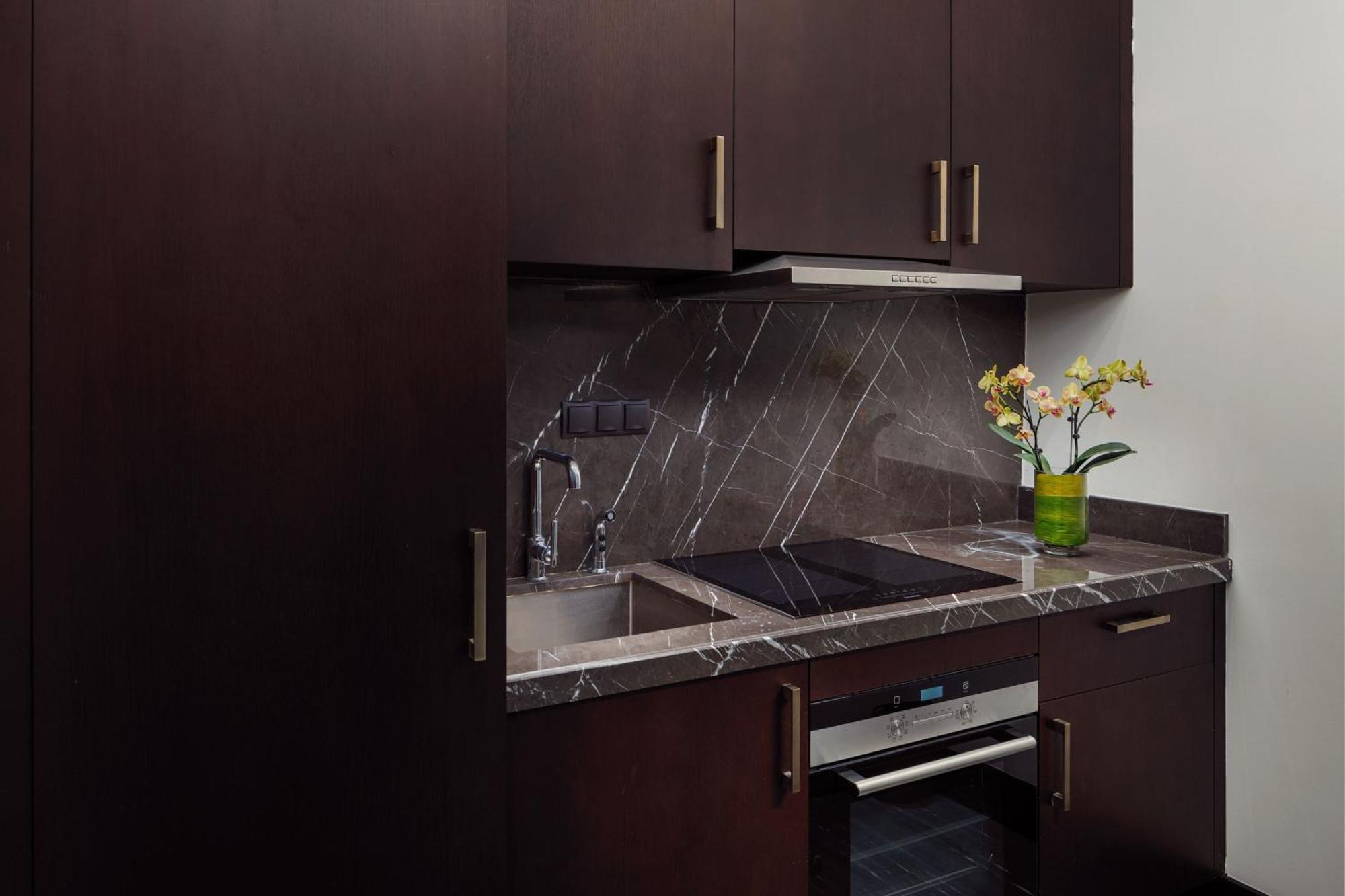 מלון The St. Regis Astana מראה חיצוני תמונה A kitchen in a typical apartment