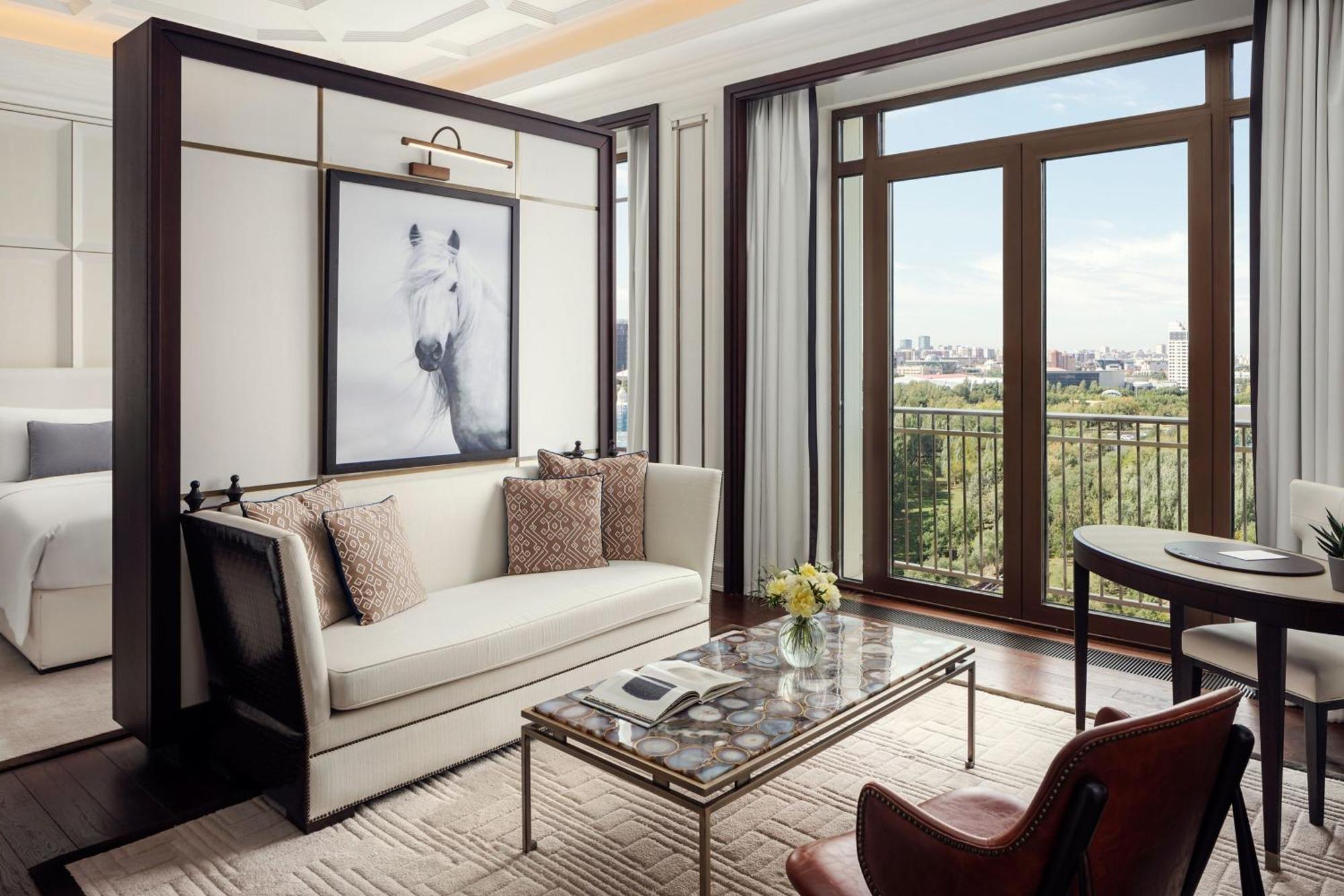 מלון The St. Regis Astana מראה חיצוני תמונה A suite at The St. Regis New York